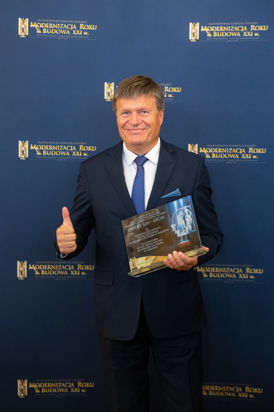 dyrektor szpitala Marcin Kuta z nagrodą